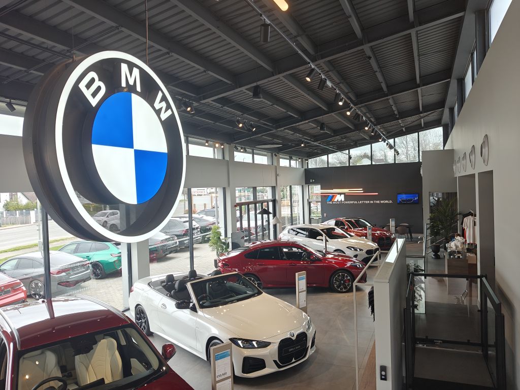 BMW Hedin Ruxley showroom